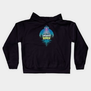 Funny UFO Abduction Camper And Flying Saucer Retro Design Kids Hoodie